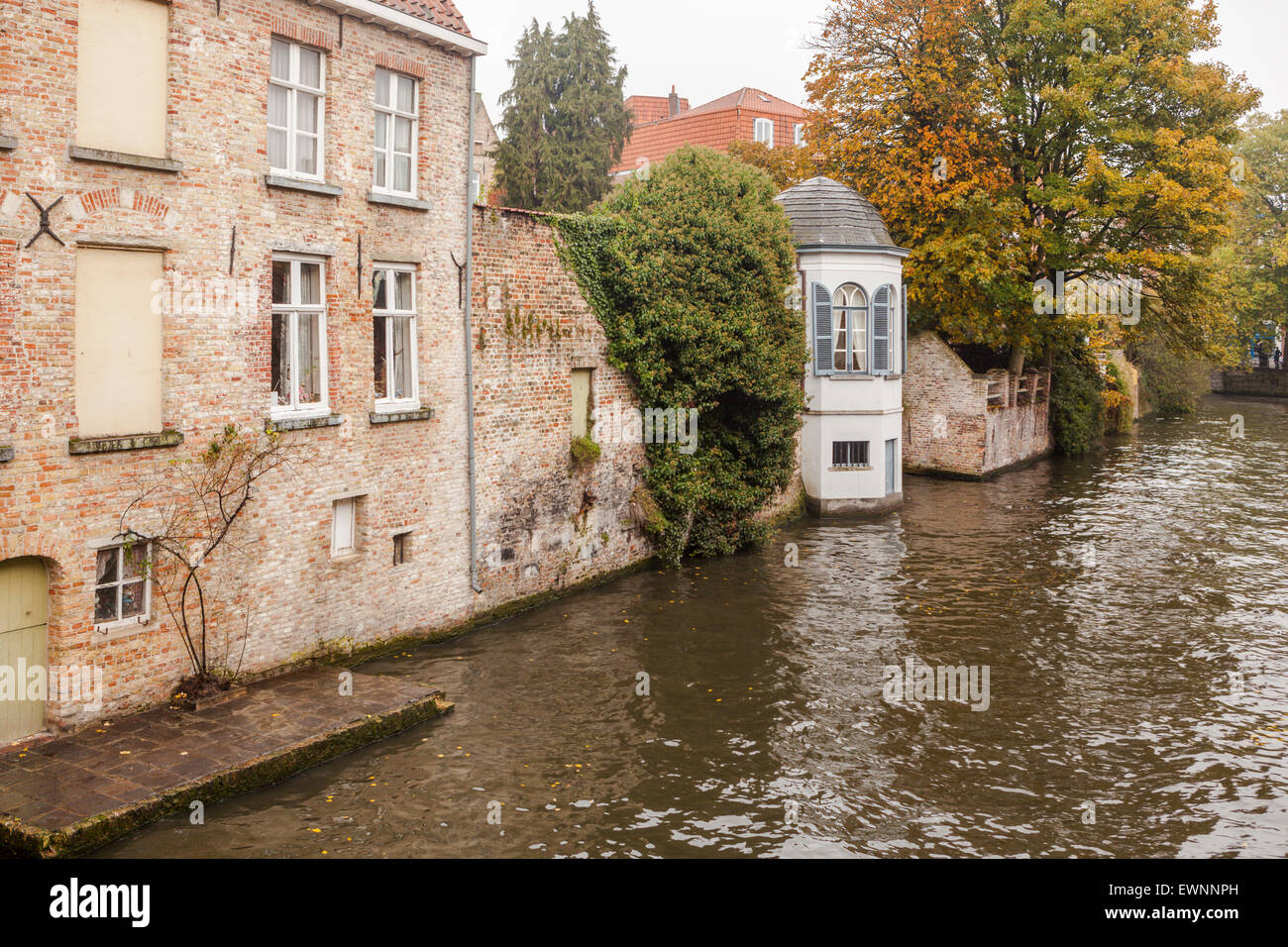 Canal scena, il centro storico di Bruges, Belgio Foto Stock