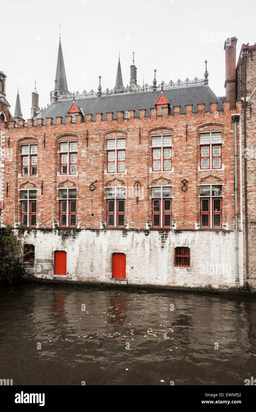 Canal scena, il centro storico di Bruges, Belgio Foto Stock
