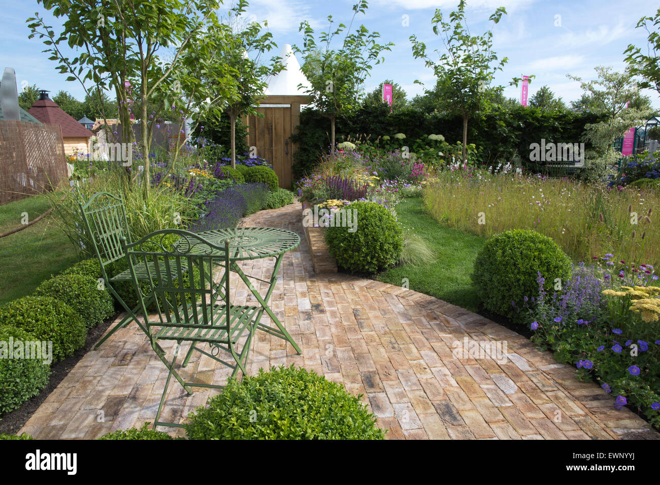 RHS Hampton Court Flower Show 2015, oasi urbana mostra giardino, Hampton Court, Surrey, England, Regno Unito Foto Stock
