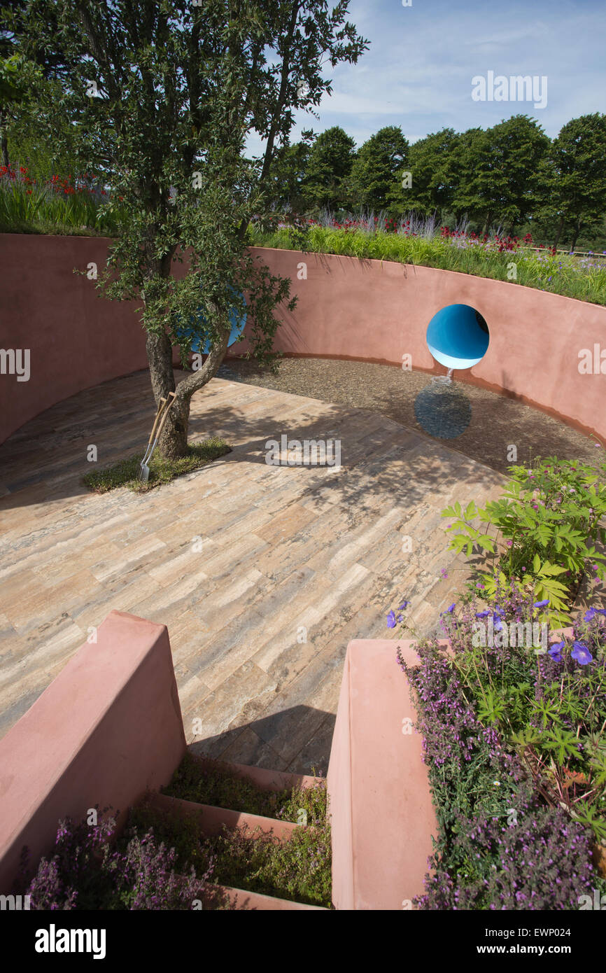 RHS Hampton Court Flower Show 2015, SABO:Il Cerchio della Vita mostra giardino disegnato da Stefano Passerotti, Hampton, Surrey, Regno Unito Foto Stock