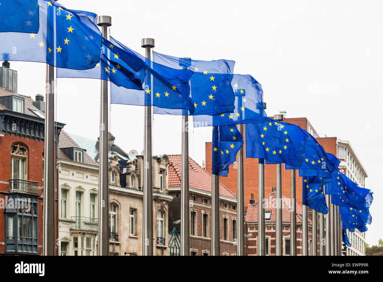 Commissione europea edificio e bandiere, Bruxelles, Belgio Foto Stock