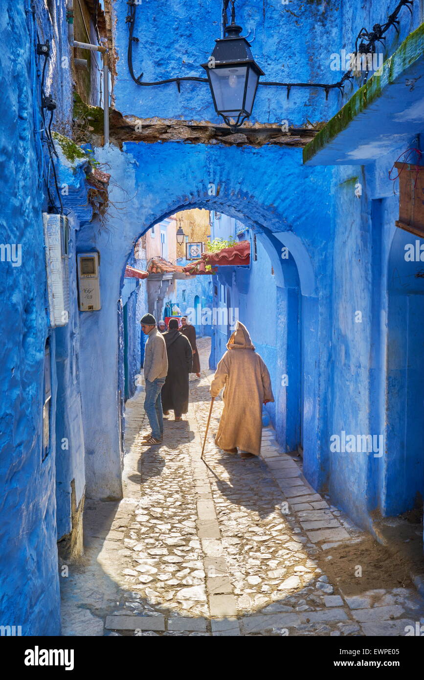 Blu pareti dipinte nella vecchia medina di Chefchaouen, Marocco, Africa Foto Stock