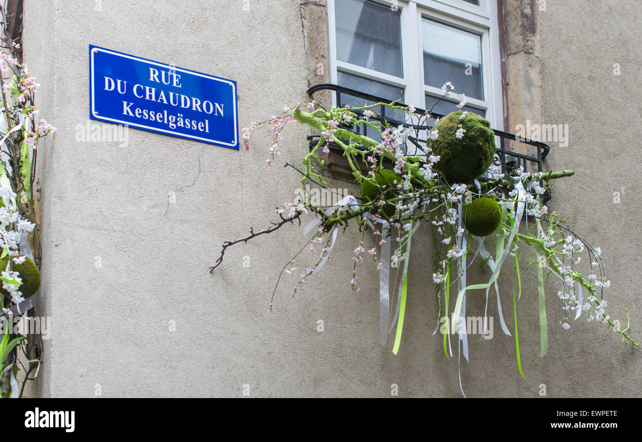 Decorazioni di pasqua sulla casa, Strasburgo, Alsazia, Francia Foto Stock