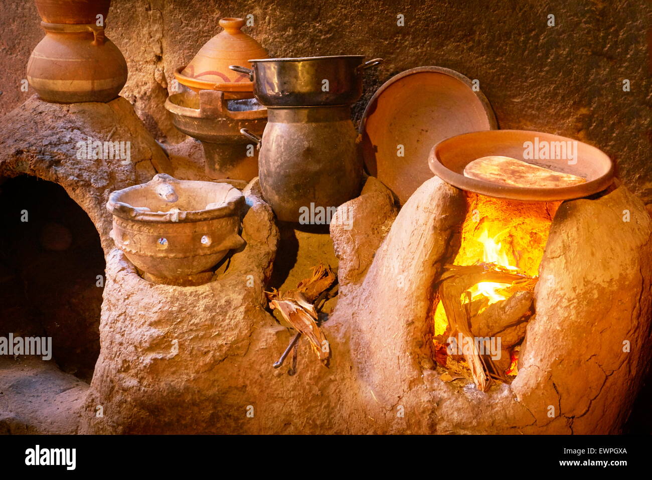 Tradizionale cucina berbera. Valle Ourica, Marocco Foto Stock
