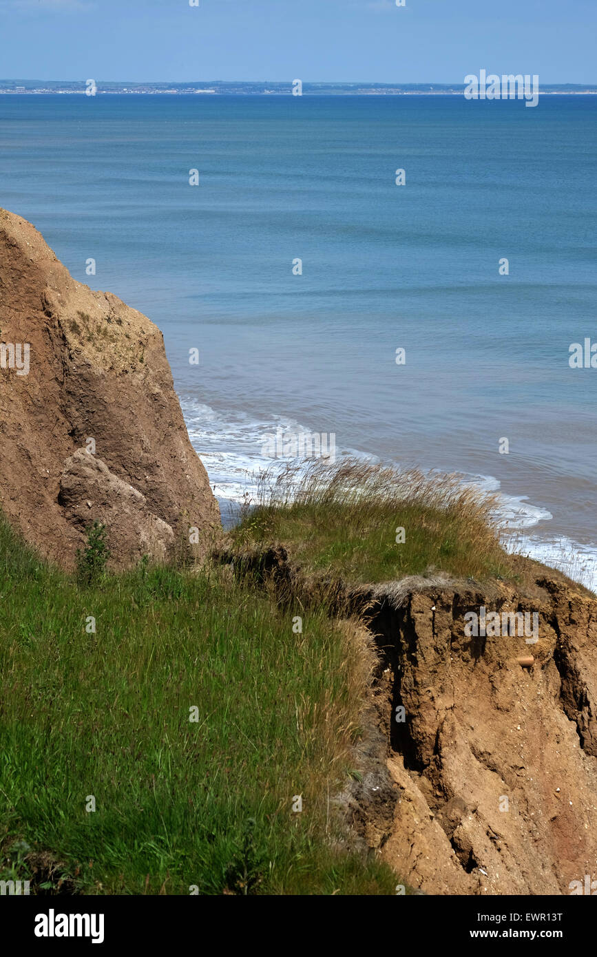 Le scogliere di argilla erodendo su East Yorkshire costa. Foto Stock