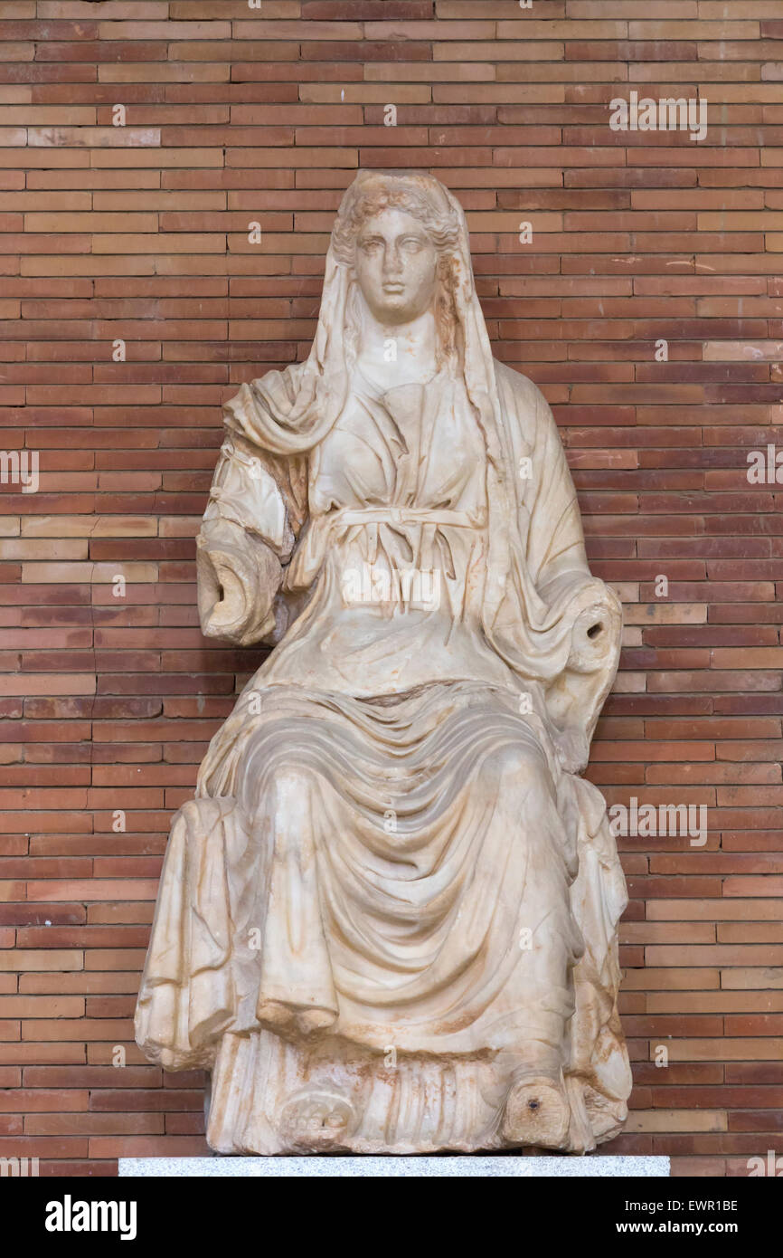 Merida, provincia di Badajoz, Estremadura, Spagna. Museo Nacional de Arte Romano. Museo Nazionale di Arte Romana. Statua di Cerere. Foto Stock