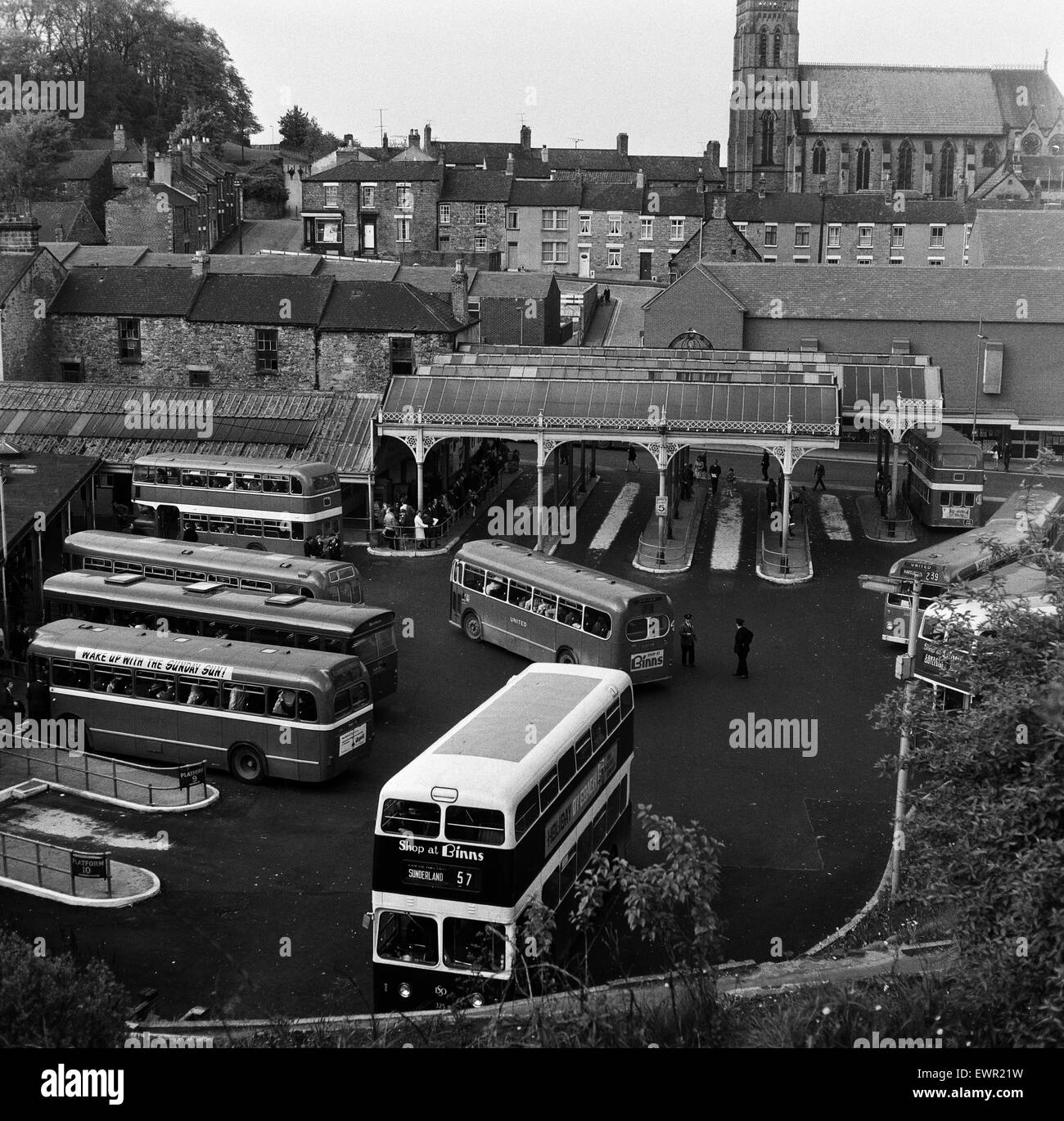 La stazione degli autobus di Durham City, nella contea di Durham. Il 24 maggio 1969. Foto Stock