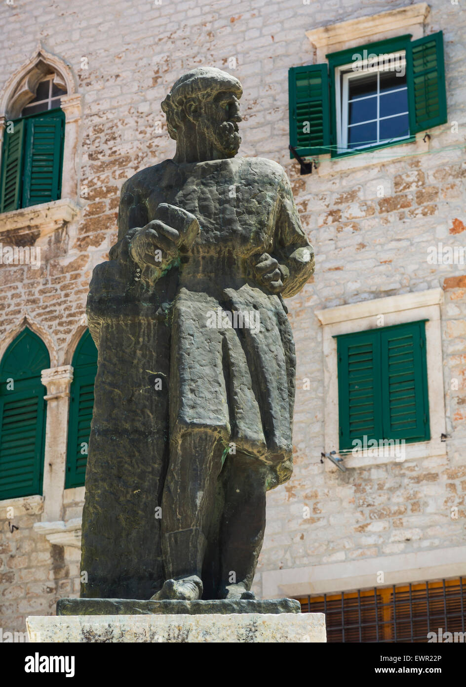 Sibenik, Regione di Sibenik e di Knin, Croazia. Statua di Giorgio da Sebenico, in Croato, Juraj Dalmatinac; c. 1410-1475. Foto Stock