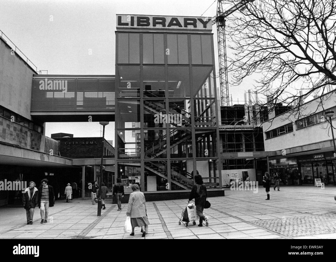 Libreria di Coventry, che ha usato per essere la Vecchia Locarno sala da ballo. Il 1 febbraio 1990. Foto Stock