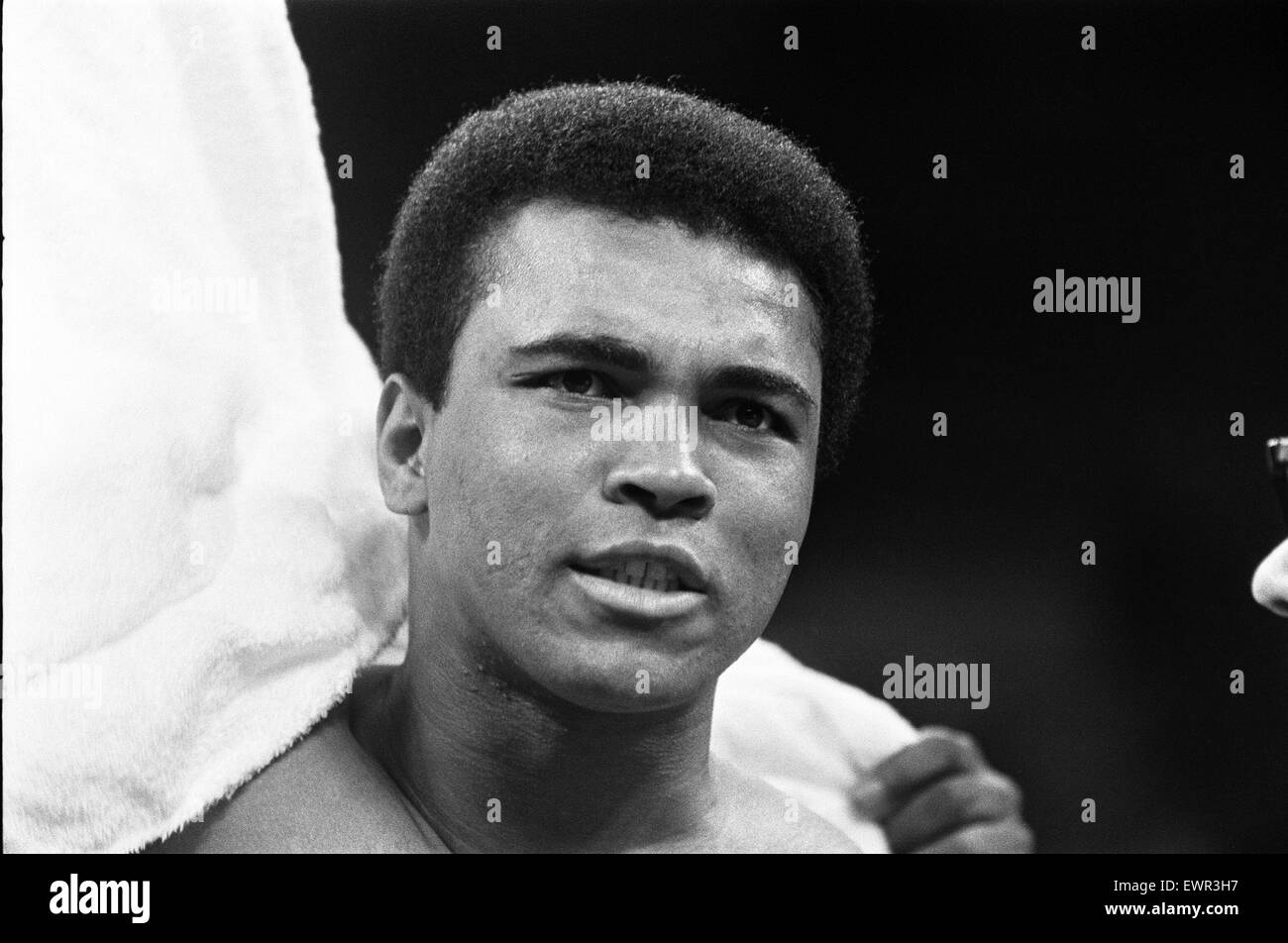 Muhammad Ali nel suo campo di allenamento in vista della sua prima lotta con Joe Frazier. 1 Dicembre 1972 Foto Stock