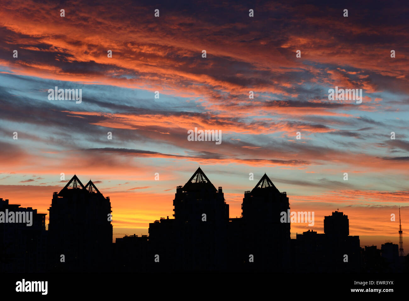 Bel tramonto in città Foto Stock