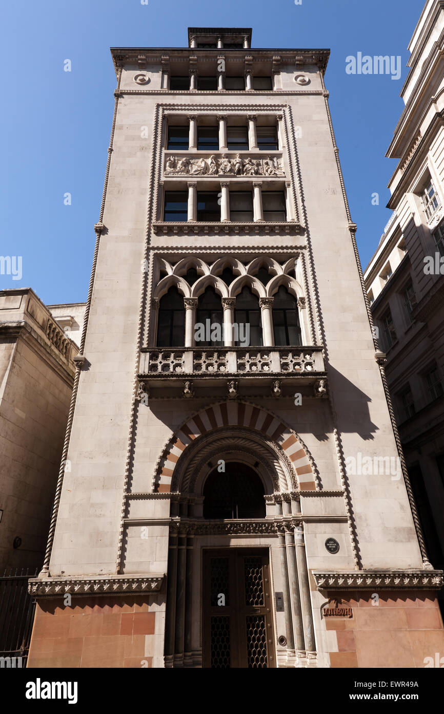 Vista la suggestiva "Venetian-Gothic' facciata di No.7 Lothbury, attraversata la strada dalla Banca d'Inghilterra. Foto Stock