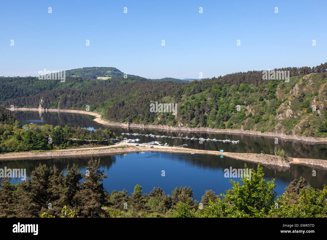 Fiume La Truyere nel reparto centrale, Francia Foto Stock