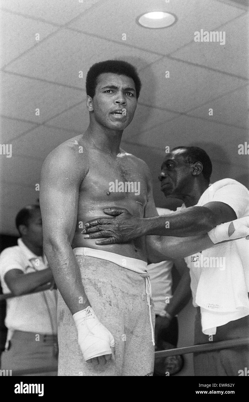 Muhammad Ali in allenamento in vista della sua seconda lotta con Ken Norton, Ali ha perso il primo combattimento. Il 7 settembre 1973 Foto Stock