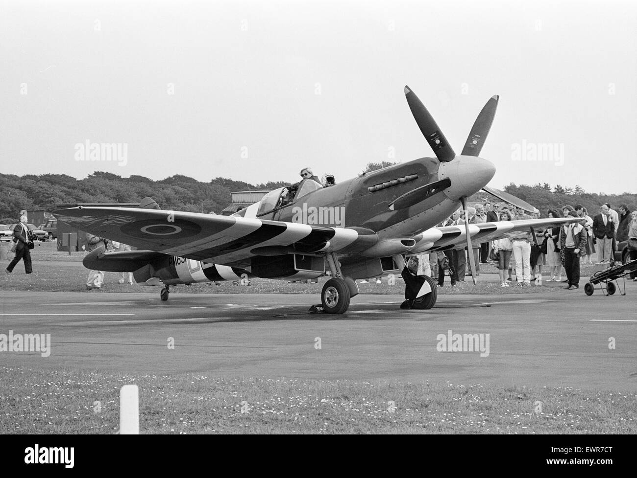 Spitfire sedile unico fighter aircraft in mostra a RAF Woodvale, a sud di Southport, Merseyside, 10 giugno 1987. Spitfire Mk.PRXIX PM631. Tipo: VS390. Numero di PM631. 91 DL E. Foto Stock