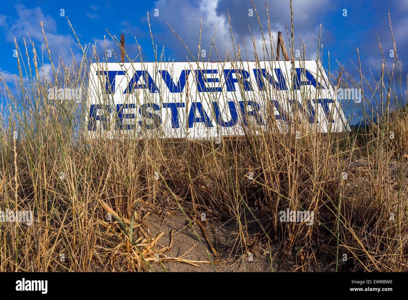Taverna segno, Spiaggia di Rethimno, Creta, Grecia Foto Stock