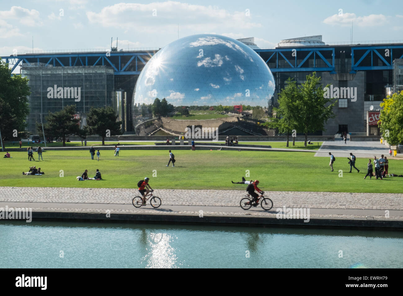 Il Parc de la Villette,scienza e culturale zona,distretto, inclusa la Città della Scienza e dell'industria,giardino,follies,concerti. Foto Stock