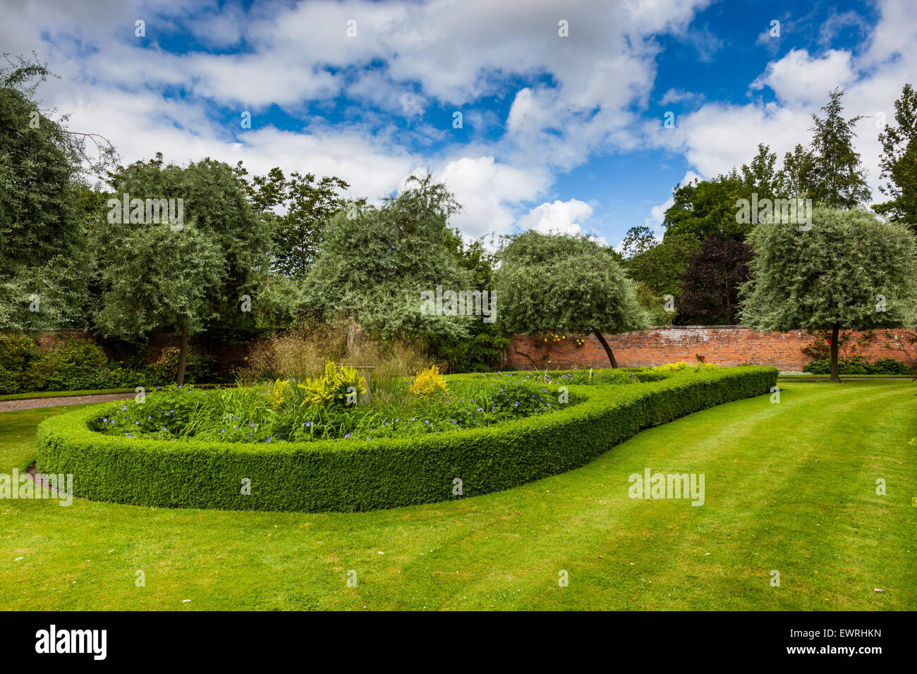 L a goccia Giardino a Weston Park, Weston sotto una lucertola, Shifnal Shropshire, Regno Unito Foto Stock