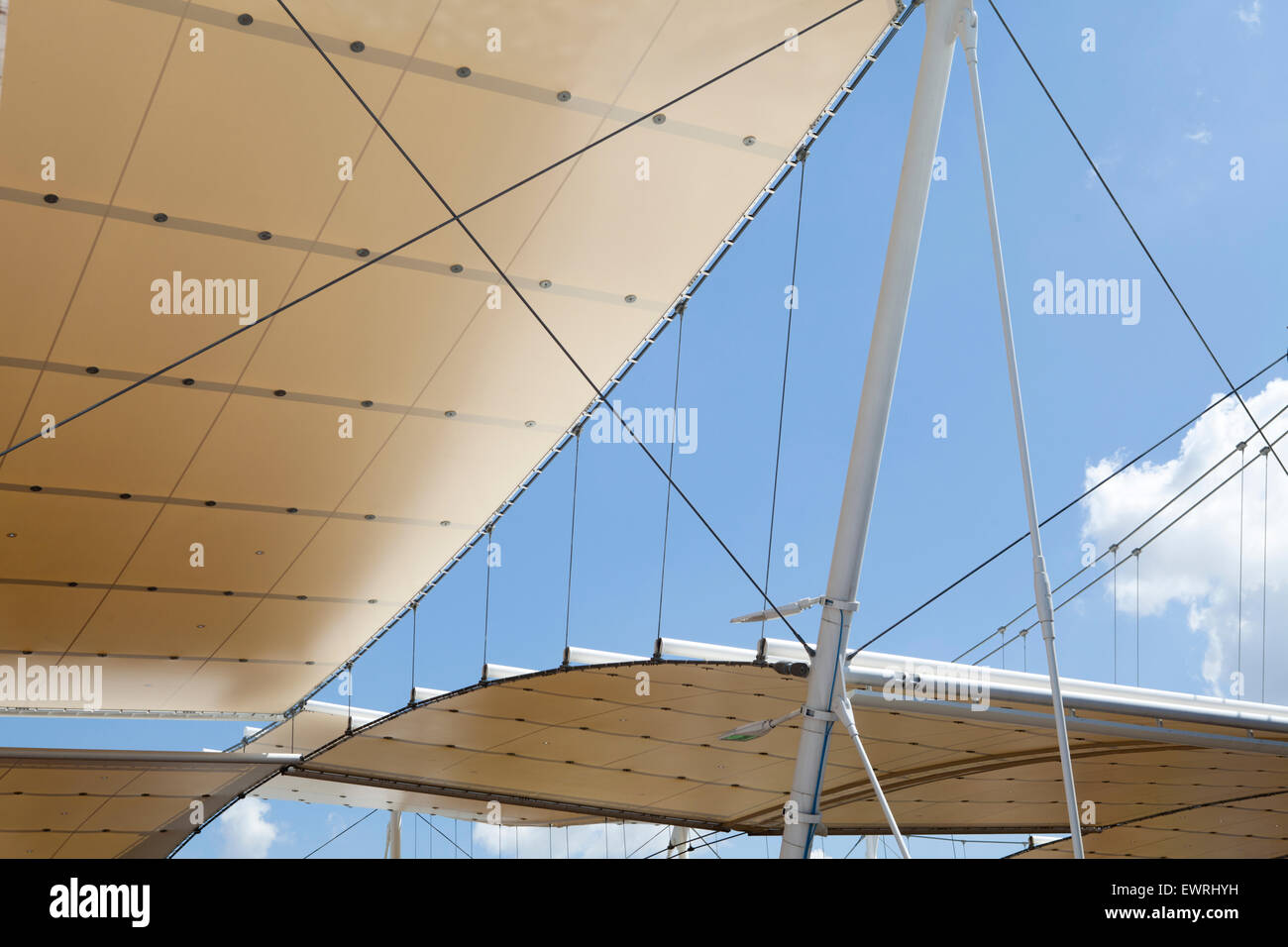 Dettaglio dell'architettura del tetto vele all'Expo 2015 di Milano, Italia Foto Stock