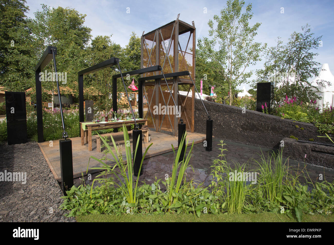 RHS Hampton Court Flower Show 2015. Cucitura verde mostra giardino, Hampton Court, England, Regno Unito Foto Stock