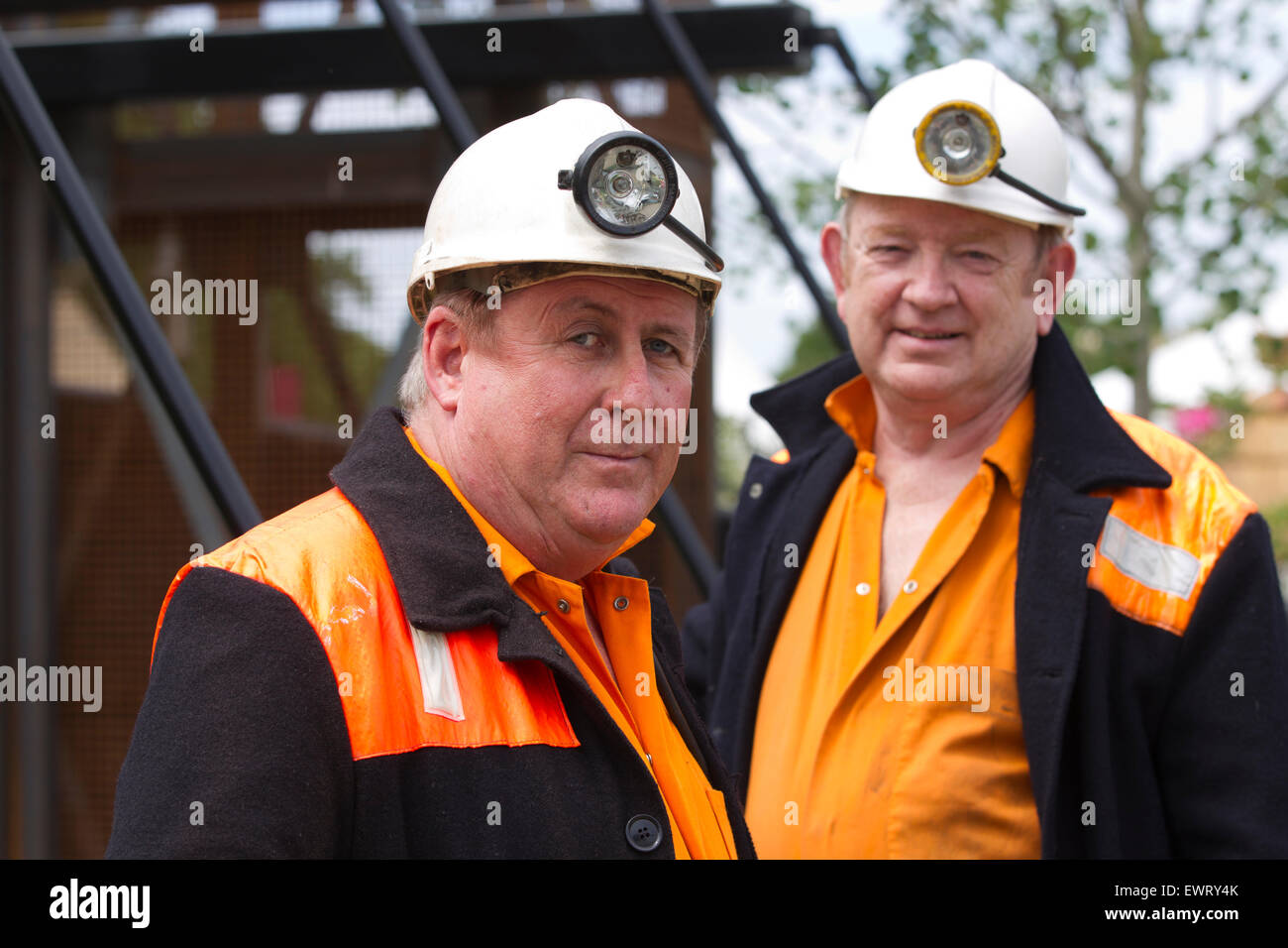 RHS Hampton Court Flower Show 2015. Ex Minatori del carbone il carbone bottino sito cucitura verde mostra giardino, Hampton, England, Regno Unito Foto Stock