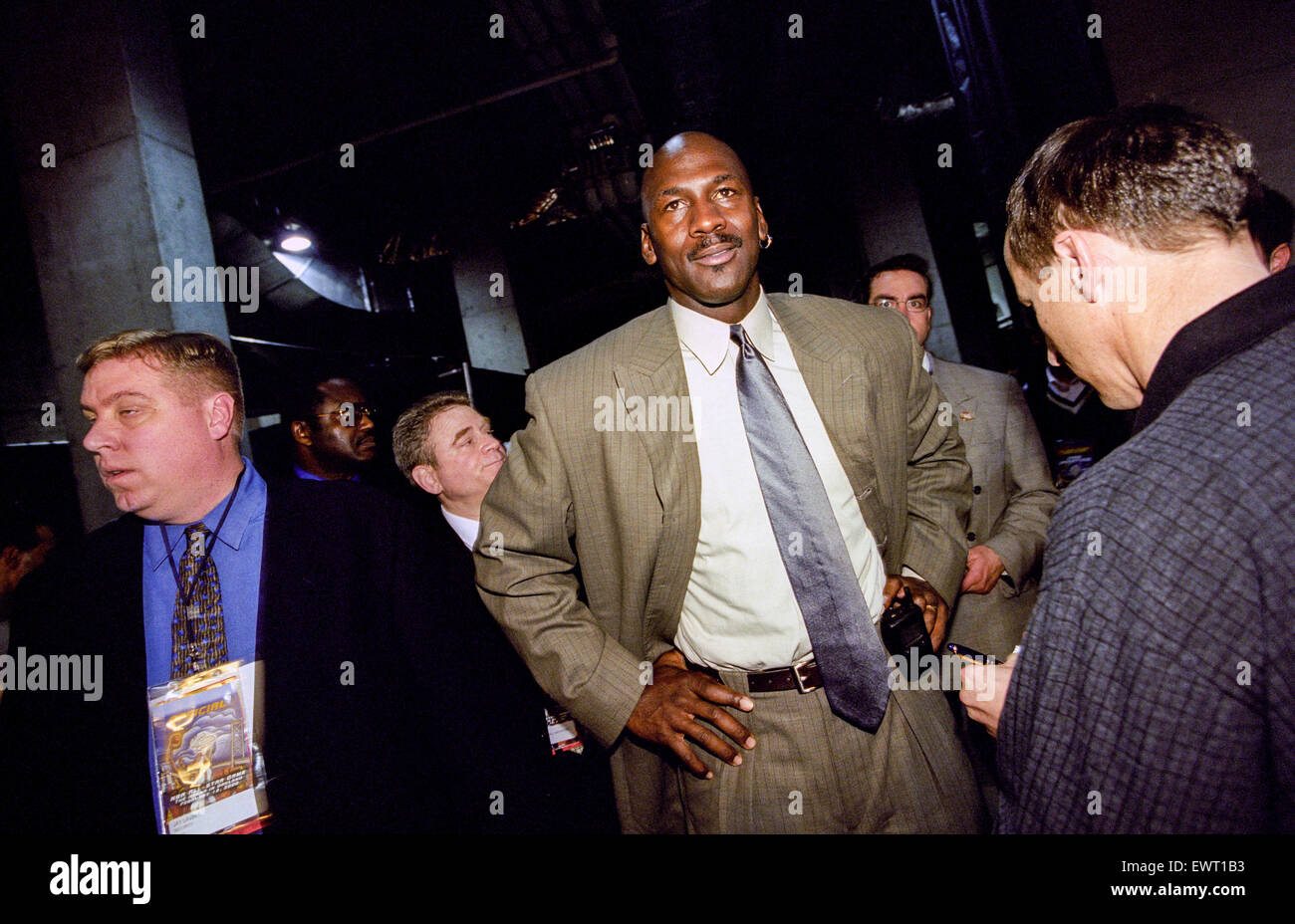 Oakland, CA - 13 febbraio: Michael Jordan in nba all-star game tenutosi a Oakland, la California il 13 febbraio 2000. Foto Stock