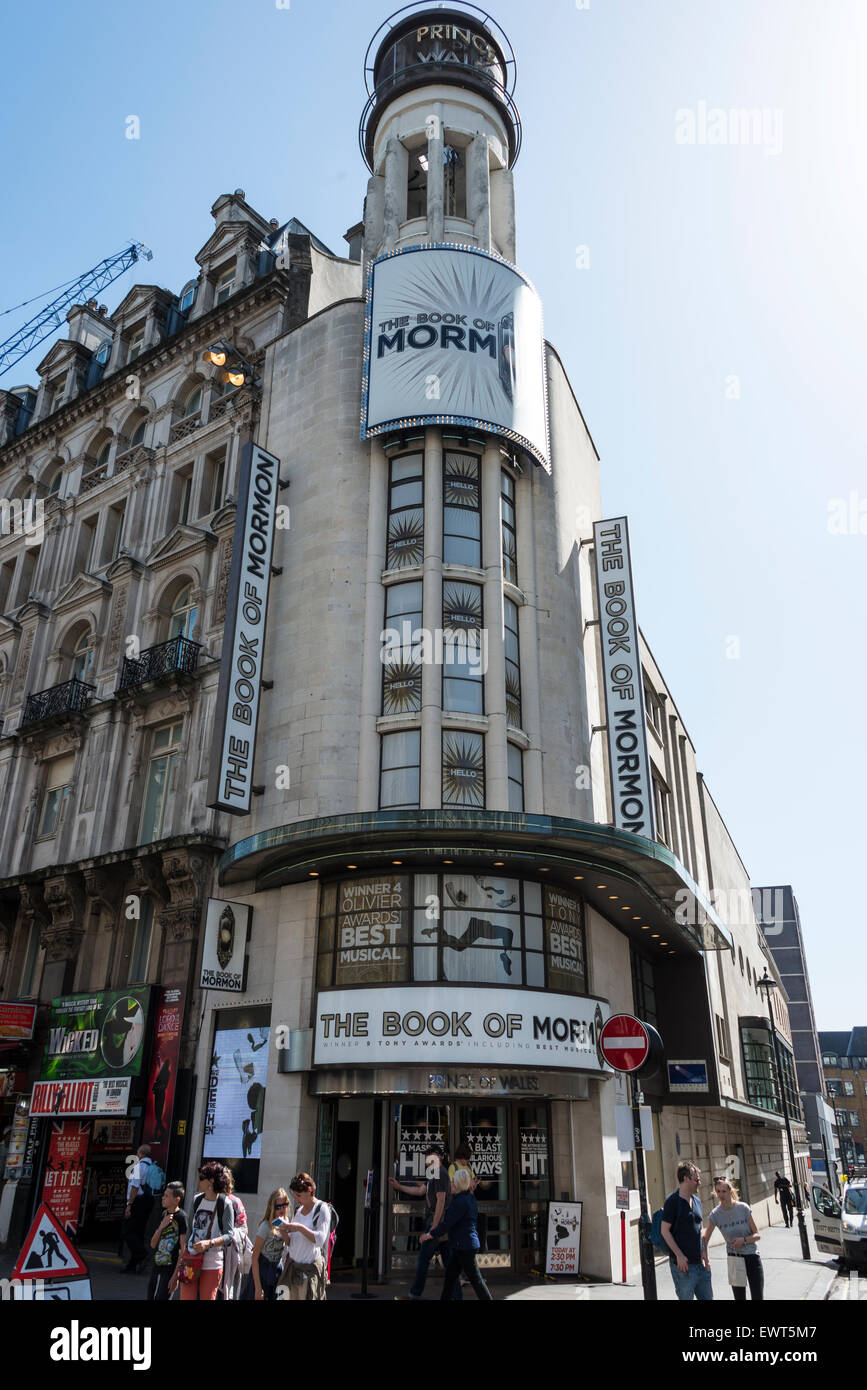 Il Libro di Mormon musicali, Prince of Wales Theatre; il West End e la City of Westminster, Londra, Inghilterra, Regno Unito Foto Stock