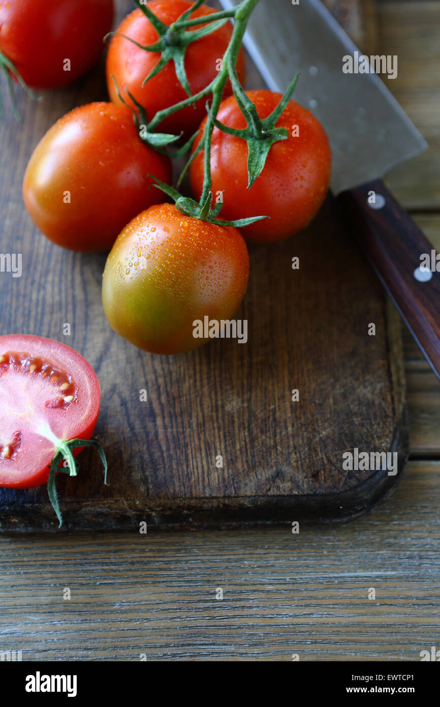 Il ramo di pomodori rossi, cibo sano Foto Stock