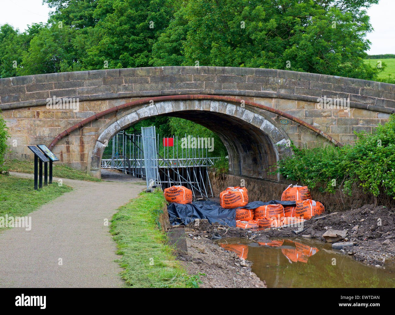La Lancaster Canal, in Lancaster, chiuso a causa di riparazioni in corso, England Regno Unito Foto Stock