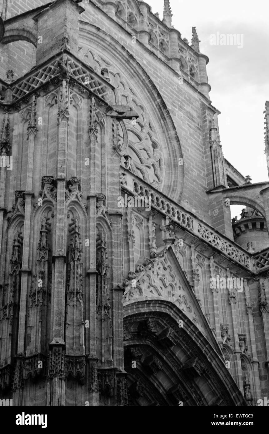 Il principale o della porta di assunzione della Cattedrale di Siviglia, la più grande cattedrale gotica del mondo Foto Stock