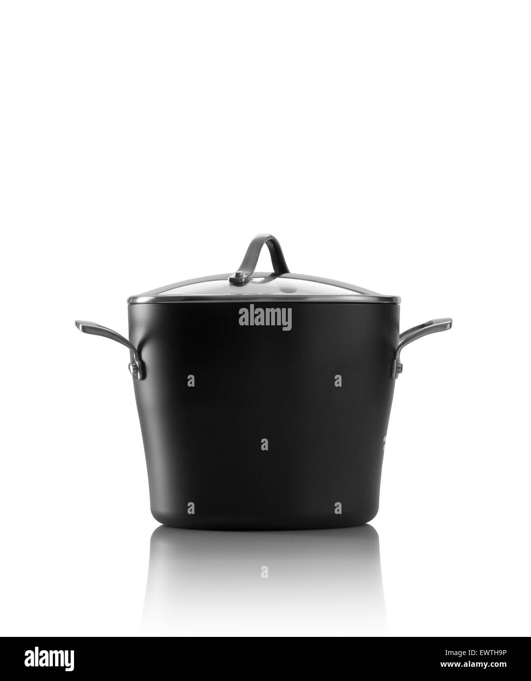 Vista ravvicinata di nice big pot nero su bianco indietro Foto Stock