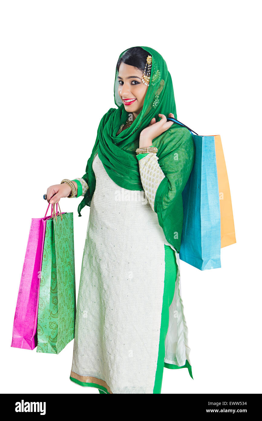 1 musulmani indiani donna shopping bag Foto Stock
