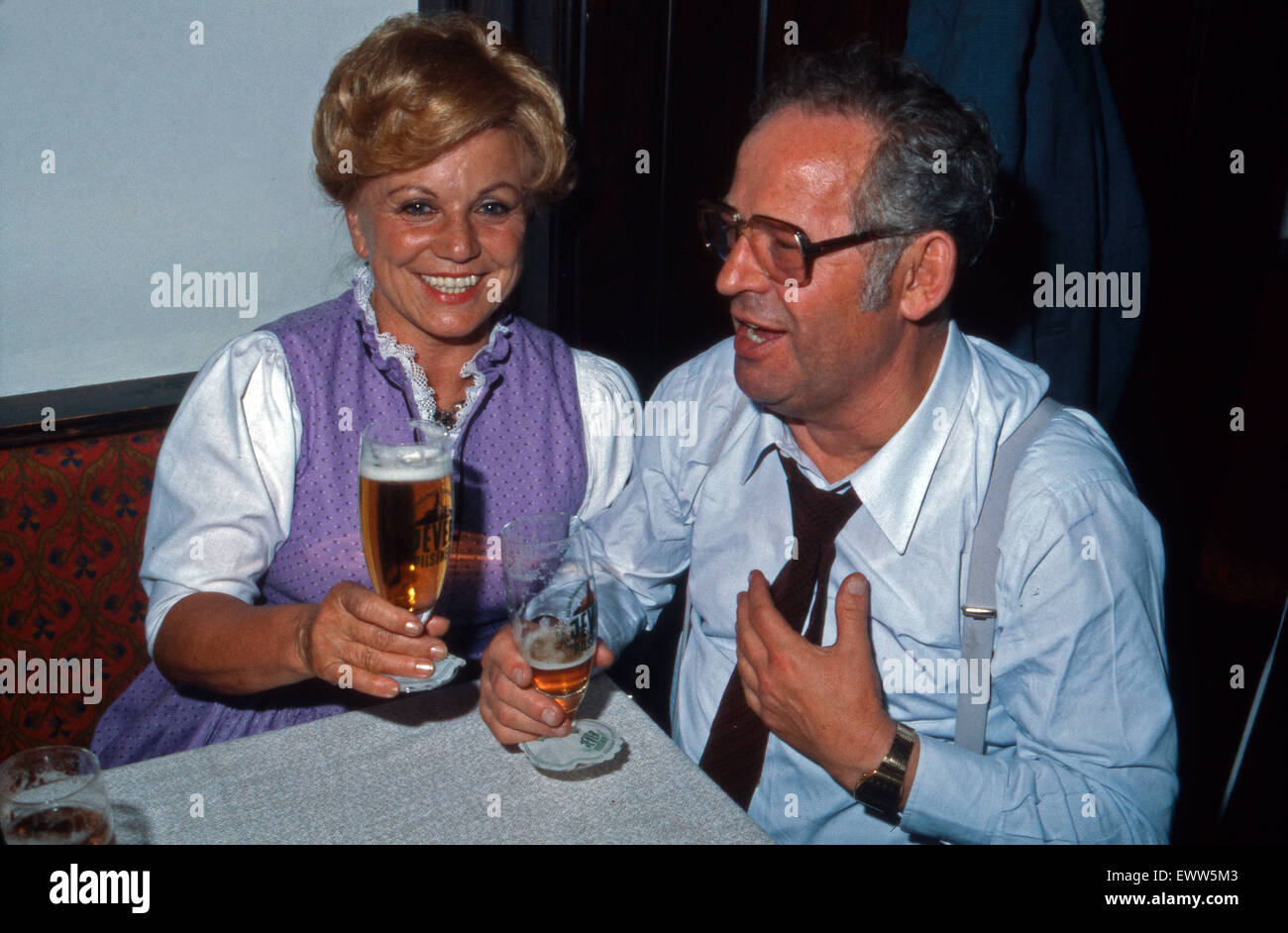 Deutsche volkstümliche Sängerin Maria Hellwig mit Ehemann und Manager ...