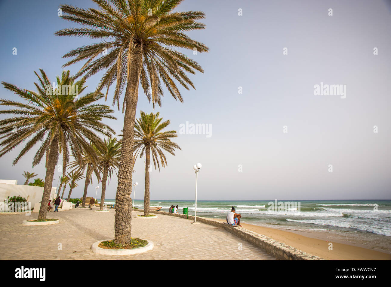 Bellissima spiaggia sulle rive del Mar Mediterraneo in Hammamet, Tunisia Foto Stock