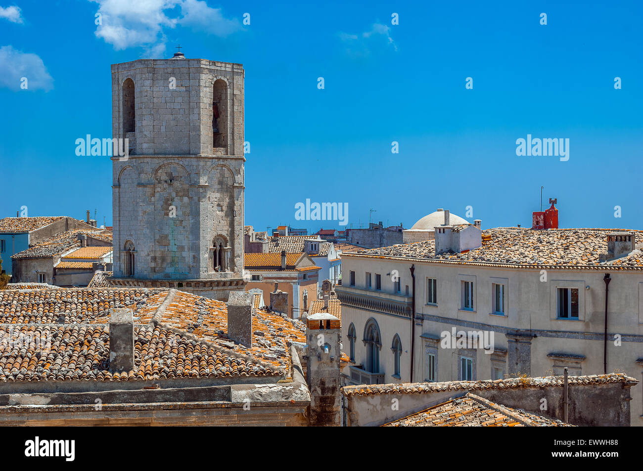 La puglia Monte S.Angelo Gargano torre campanaria del santuario grotta