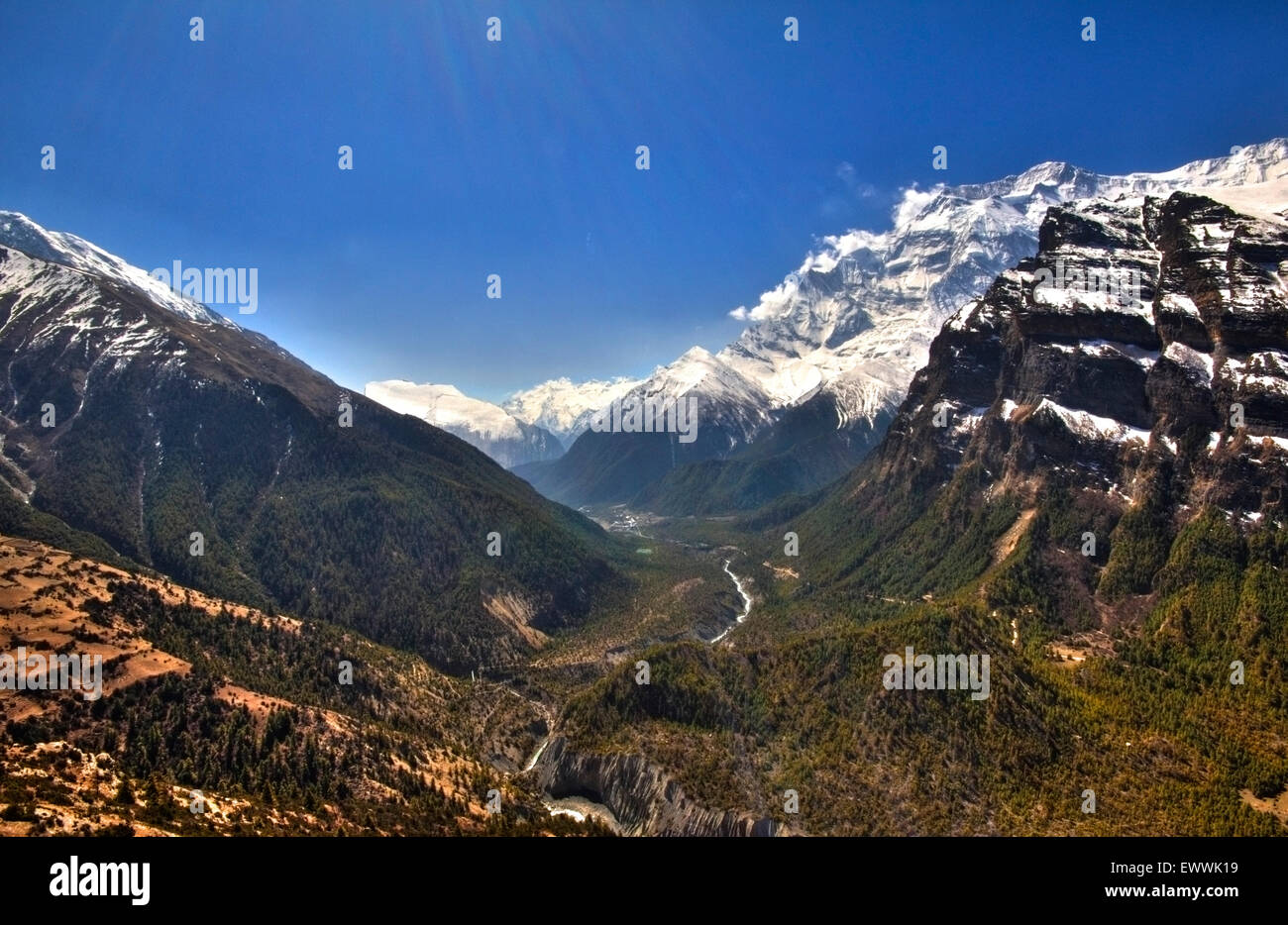 Incredibile vista dell'Himalaya da Upper Pisang sul circuito di Annapurna, Nepal Foto Stock