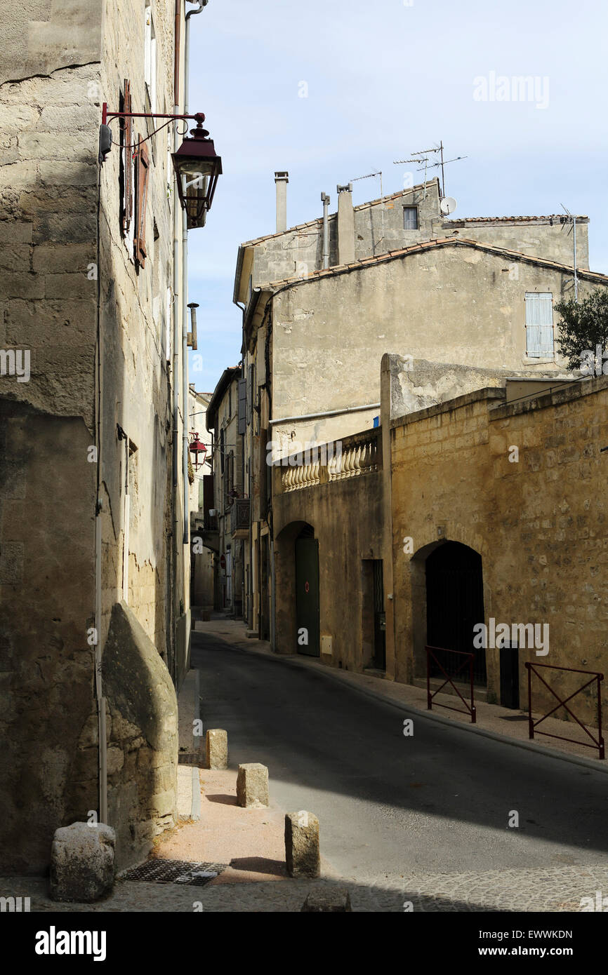 Le strade di Sommieres, Francia. Sommieres ha origini romane e il suo centro storico che risale al Medioevo. Foto Stock