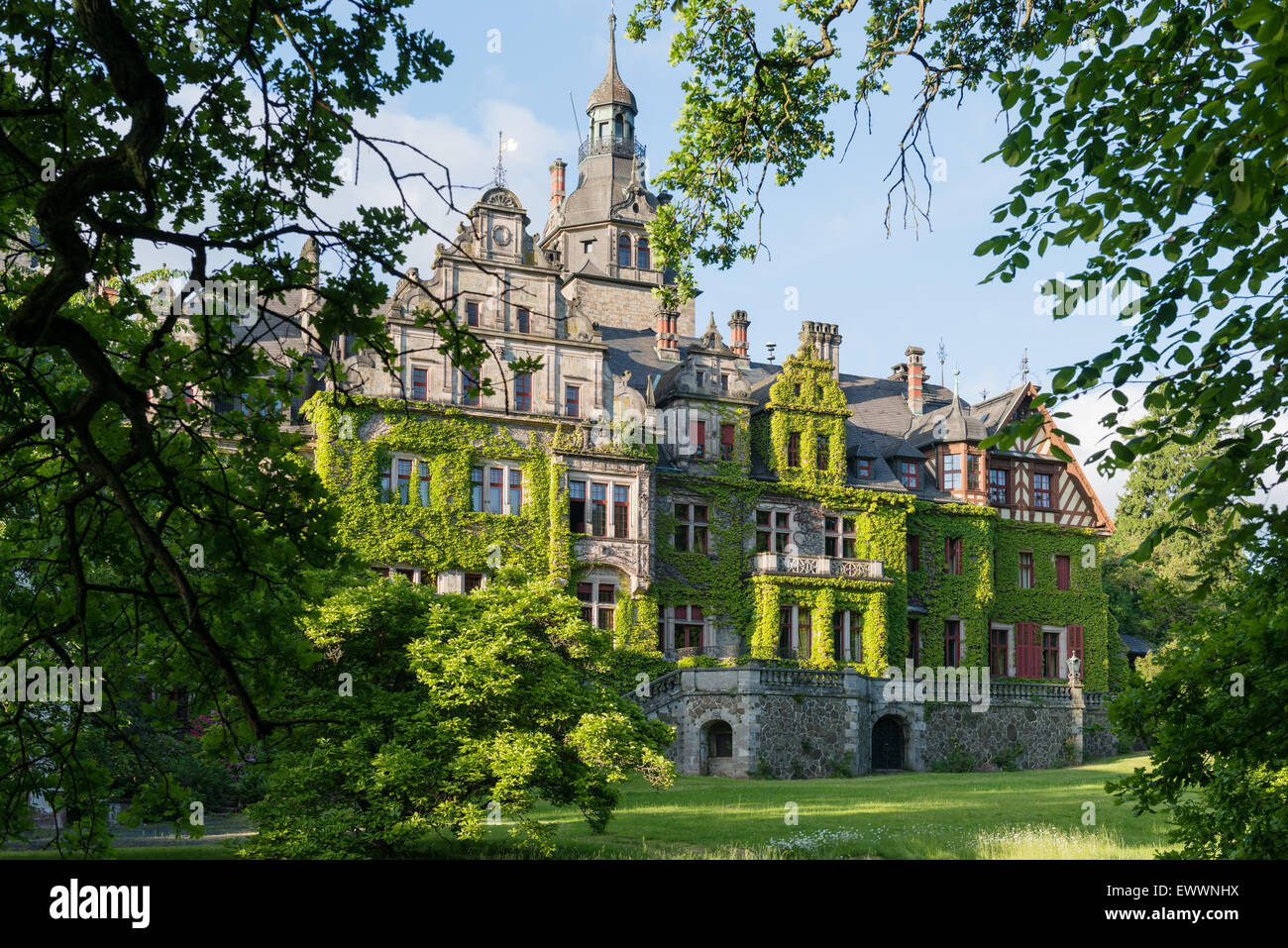 La facciata esterna dell'imponente Schloss Ramholz Foto Stock
