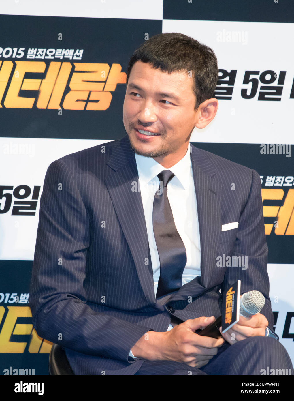 Hwang Jung-Min, Lug 01, 2015 : sud coreano attore Hwang Jung-min assiste una presentazione del film coreano, "Veterano" a Seul, in Corea del Sud. © Lee Jae-Won/AFLO/Alamy Live News Foto Stock