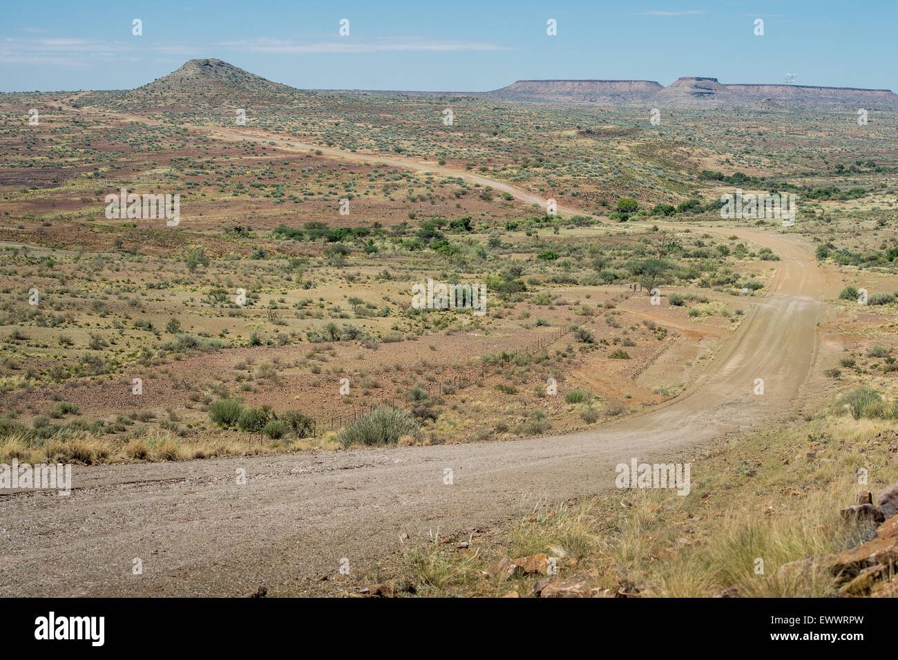 La Namibia, Africa - paesaggio aperto nel mezzo del giorno Foto Stock