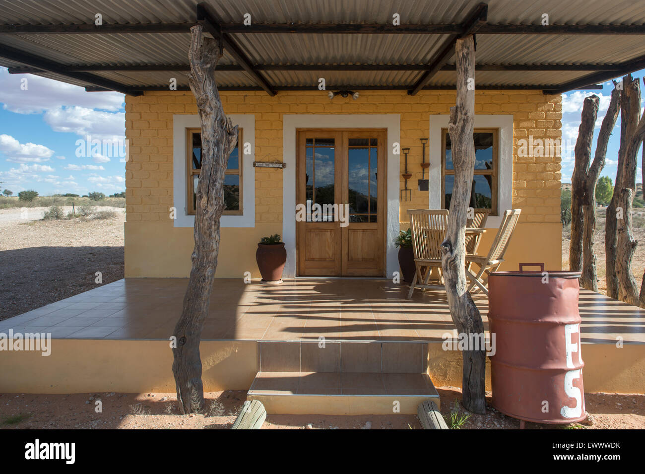 Namibia - Fattoria piccolo edificio di stallo nel deserto. Foto Stock