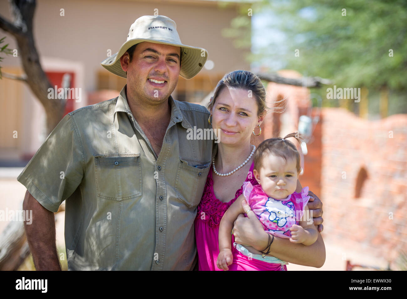 Namibia - Ritratto di famiglia in agriturismo in Africa. Foto Stock