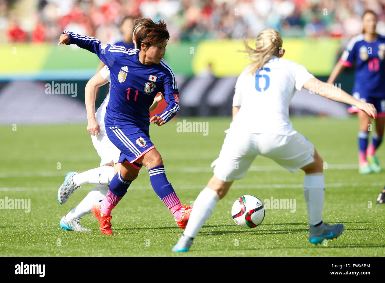 Shinobu Ono (JPN), 1 luglio 2015 - Calcio : FIFA Coppa del Mondo Donne Canada 2015 Semi-finale match tra Giappone 2-1 Inghilterra al Commonwealth Stadium di Edmonton, Canada. (Foto di AFLO) Foto Stock