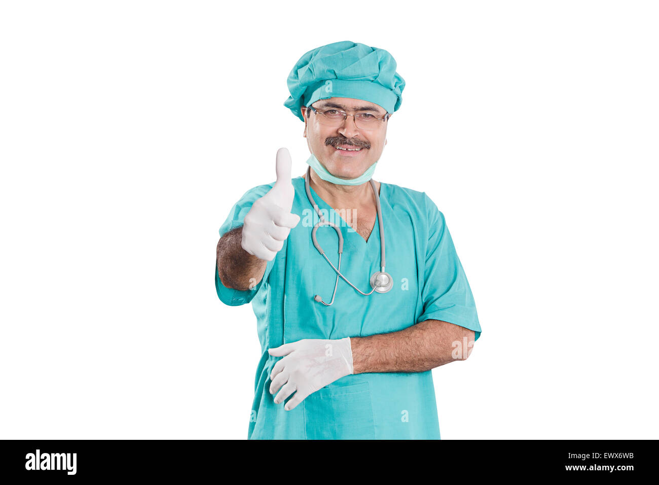 1 chirurgo indiano uomo medico chirurgico che mostra il tappo Foto Stock