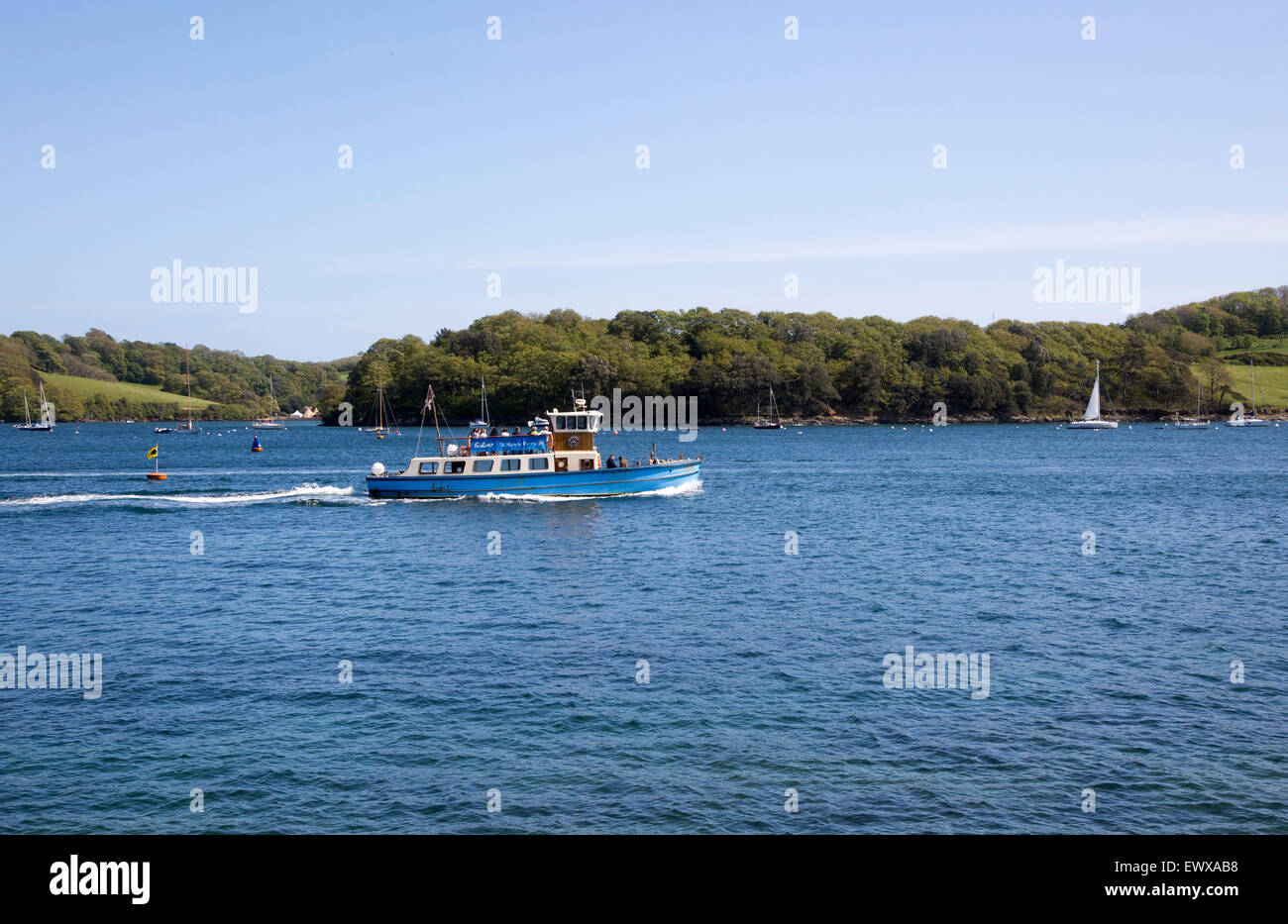 Ferry boat lasciando St Mawes, Cornwall, Regno Unito Foto Stock