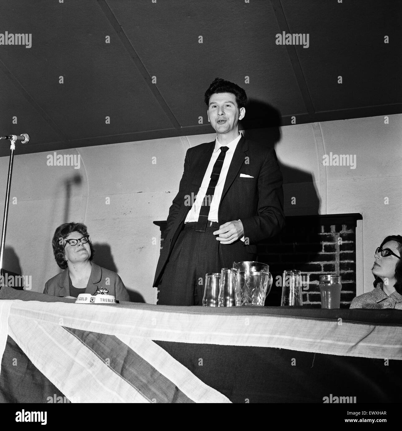 Peter Griffiths mp conservatore per Smethwick, parlando a Sutton conservatori conferenza. Il 23 gennaio 1965. Foto Stock