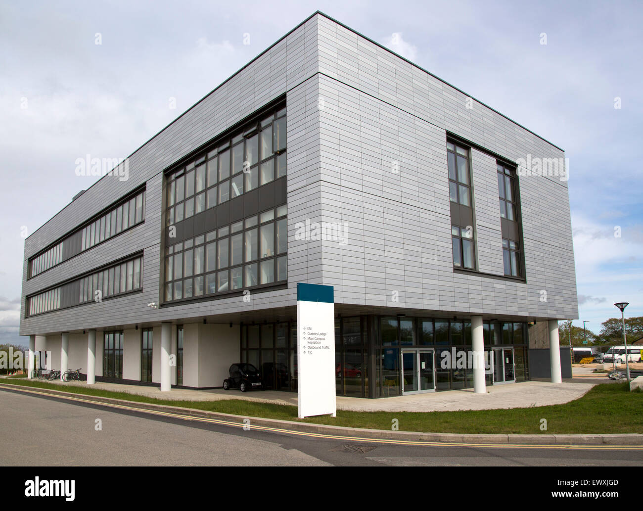 Architettura moderna a Tremough campus, università di Falmouth, Penryn, Cornwall, England, Regno Unito Foto Stock