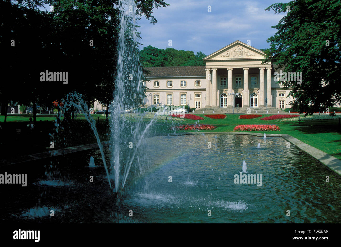 DEU, Germania, Aachen, il casino, fontana presso i giardini del resort benessere DEU, Deutschland, Aachen, das Casino, Brunnen im Foto Stock