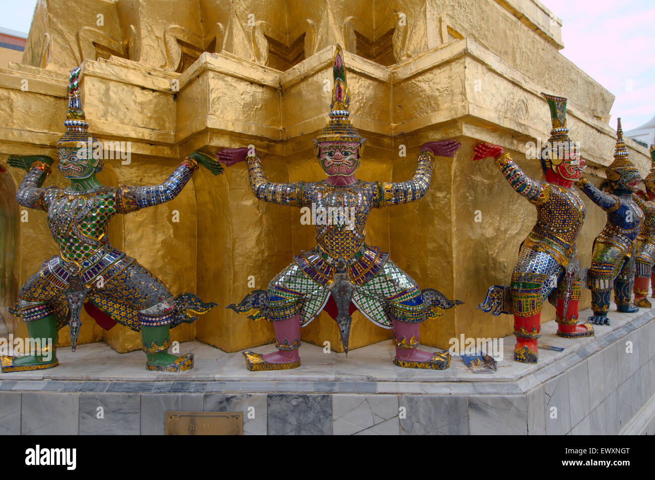 Il Wat Phra Kaew o il Tempio del Buddha di smeraldo; piena nome ufficiale di Wat Phra Si Rattana Satsadaram, Foto Stock