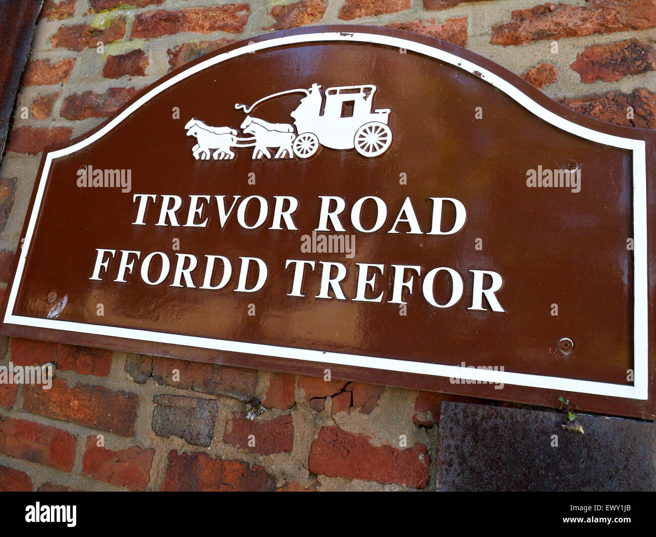 Trevor Road, ghisa nome strada in Chirk Wales UK Foto Stock